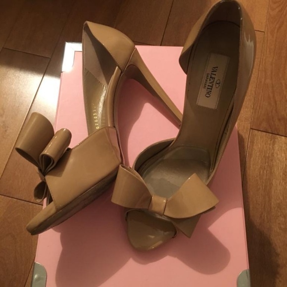 Valentino Bow Heels - Picture 2 of 3